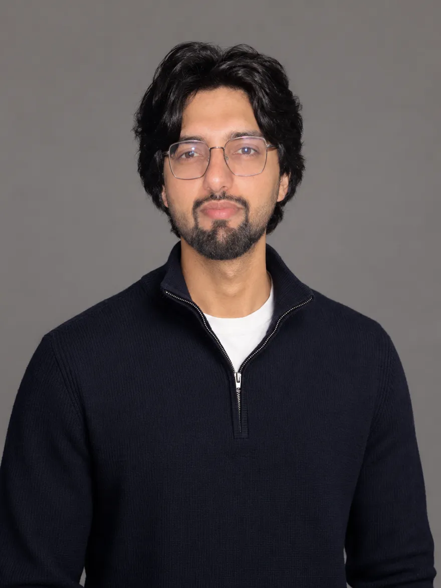 Portrait of Tushar, founder of GrowthSiders